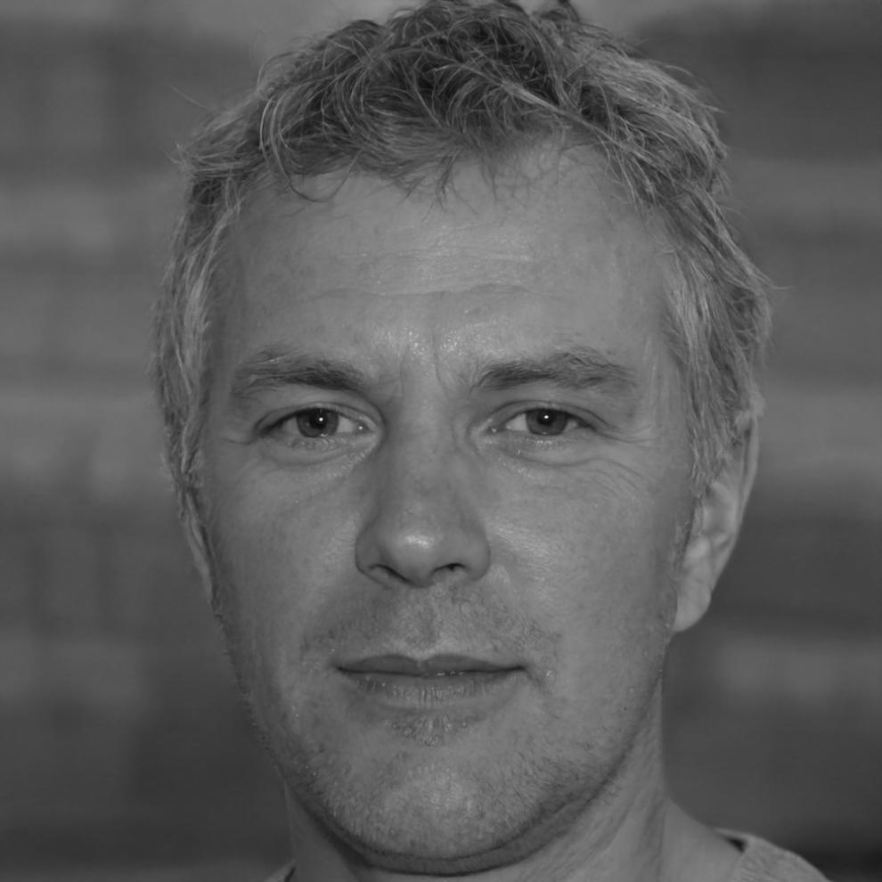 Dr. Konstantin Werneburg, leitender Psychologe und Gründer von lazuroveniqs